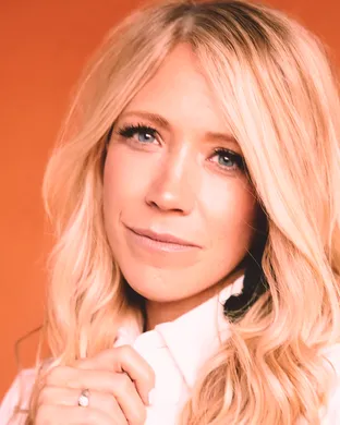 Ellie Holcomb